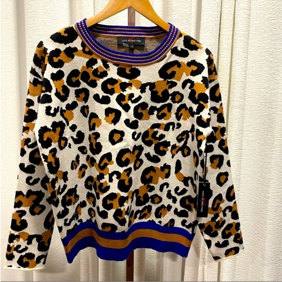 Love at First Find Leopard Sweater NWT - Picture 2 of 9